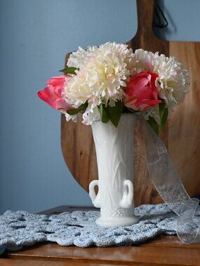 VTG White Milk Glass Swan Cattails 6.5" Vase Scalloped Rim Westmoreland Style